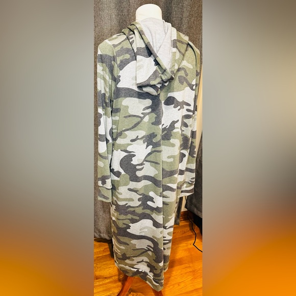Cyrus Camo Open Front Cardigan Sz Large - Picture 10 of 13